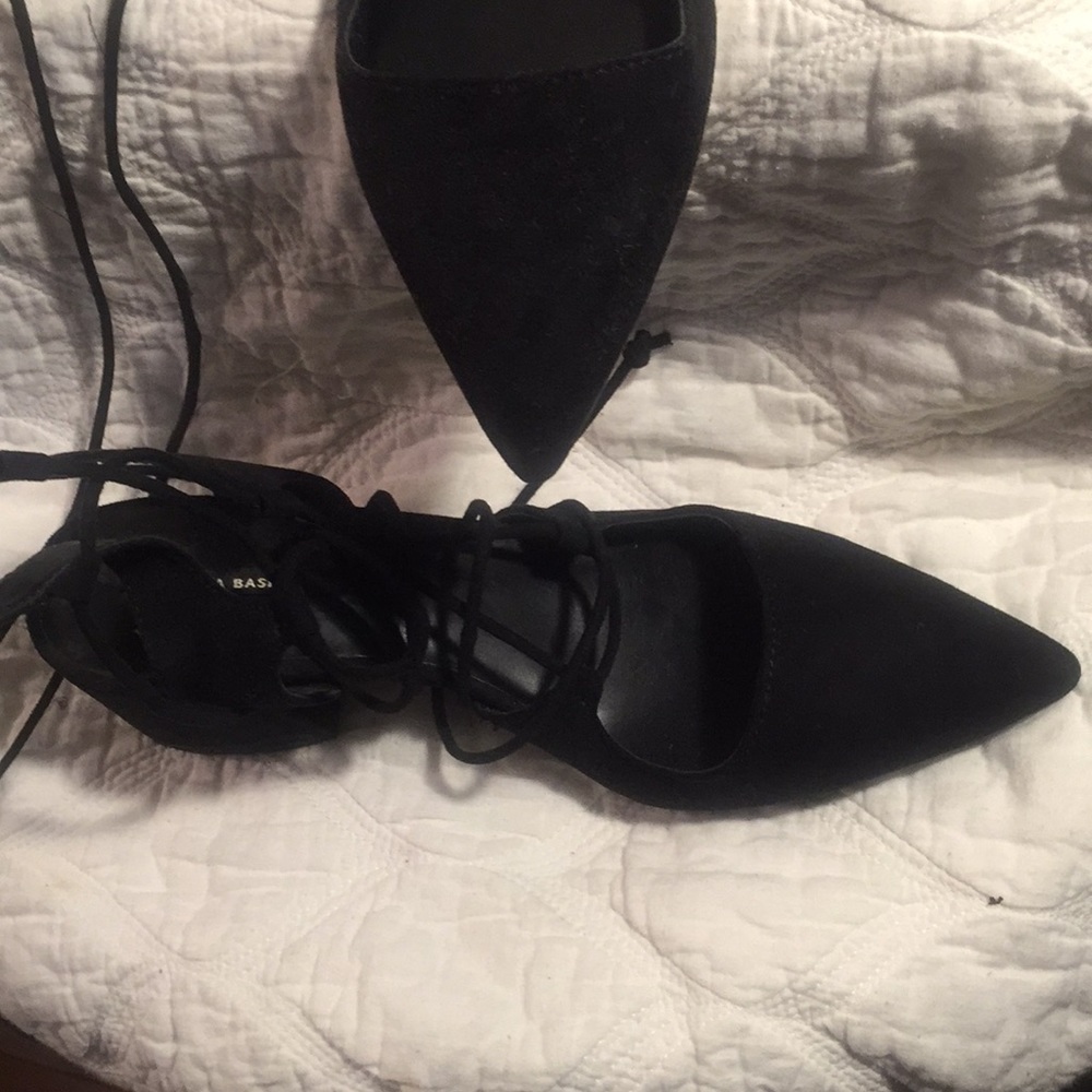 Ankle lace up suede sandals